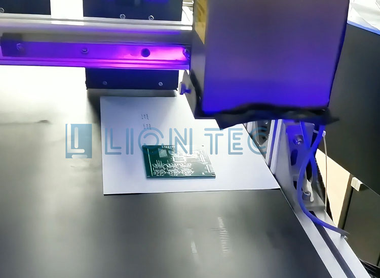 UV噴碼機(jī)在PCB板的噴墨應(yīng)用中有什么優(yōu)勢？